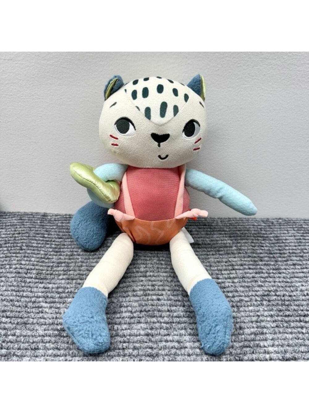 Fisher Price Planet Friends Spotting Fun Snow Leopard Plush Sensory Animal Toy